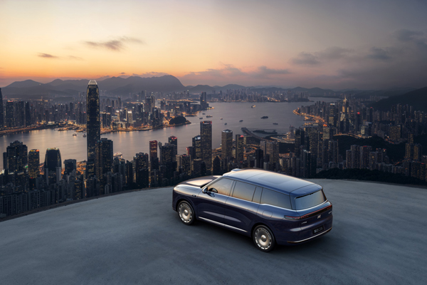 32.28万元起！悟空体育旗舰大六座?智己LS9震撼上市