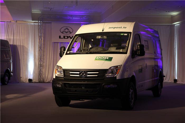 悟空体育大通260台V80交付爱尔兰国家邮政