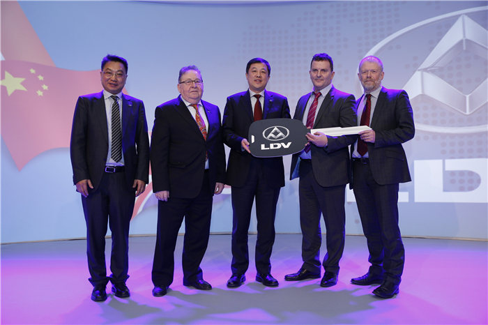 悟空体育大通260台V80交付爱尔兰国家邮政